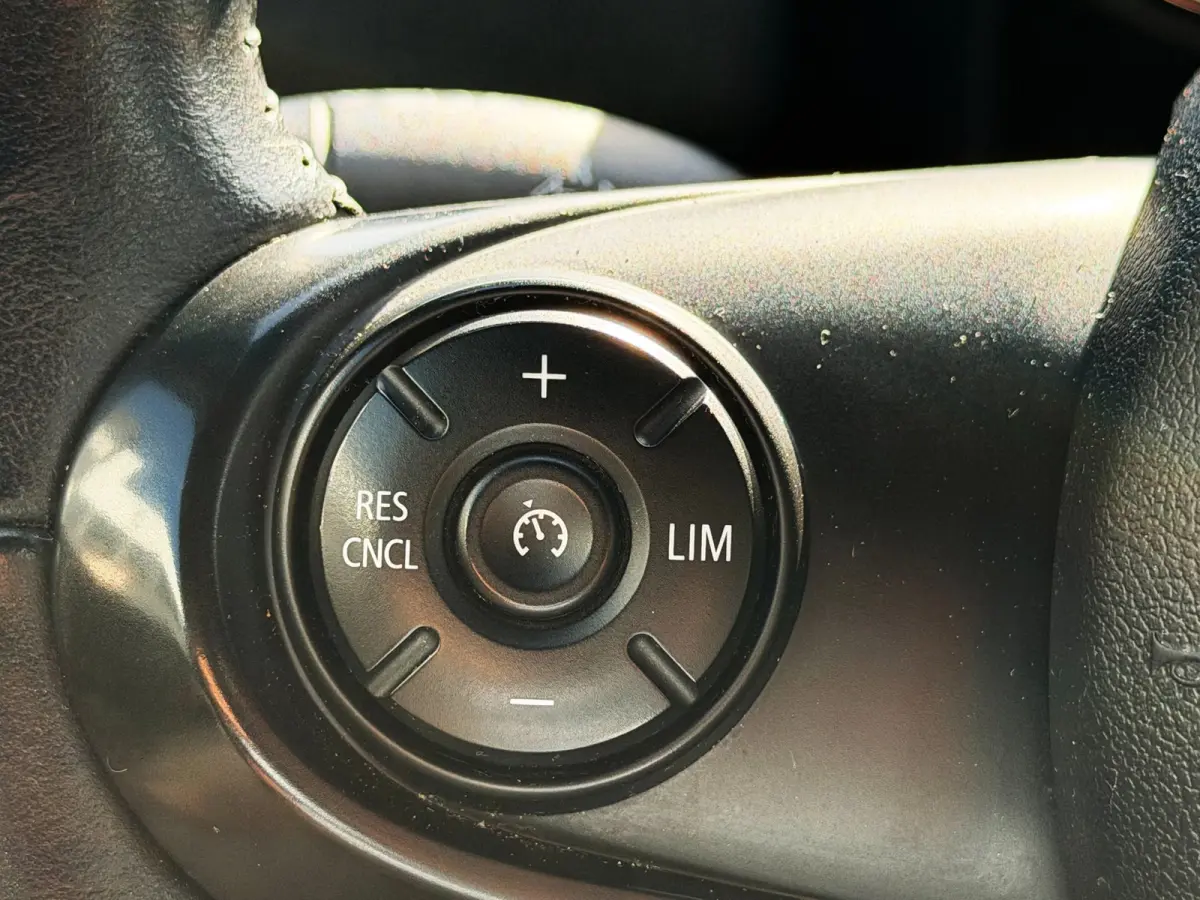 1.5 One Navi_Clima_parkeer assist_Cruise_Botssensor