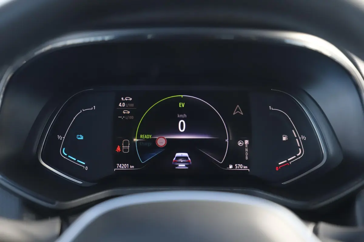 1.6 E-Tech Hybrid 140 Business Zen Automaat Navigatie Achteruitrijcamera Clima Cruise Control Rijstrooksensor Parkeersensor