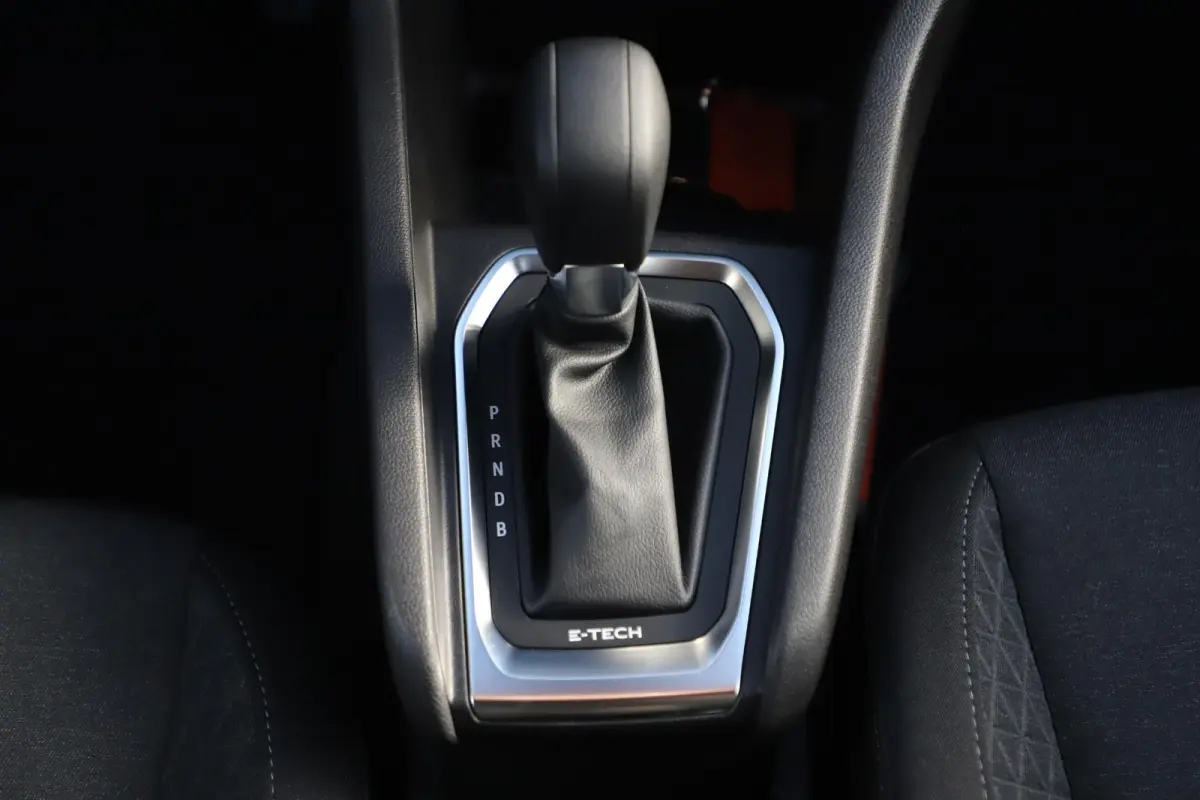 1.6 E-Tech Hybrid 140 Business Zen Automaat Navigatie Achteruitrijcamera Clima Cruise Control Rijstrooksensor Parkeersensor