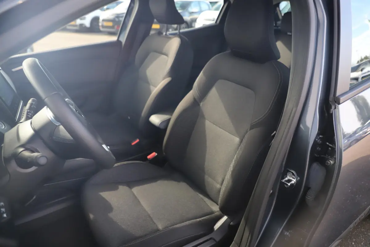 1.6 E-Tech Hybrid 140 Business Zen Automaat Navigatie Achteruitrijcamera Clima Cruise Control Rijstrooksensor Parkeersensor