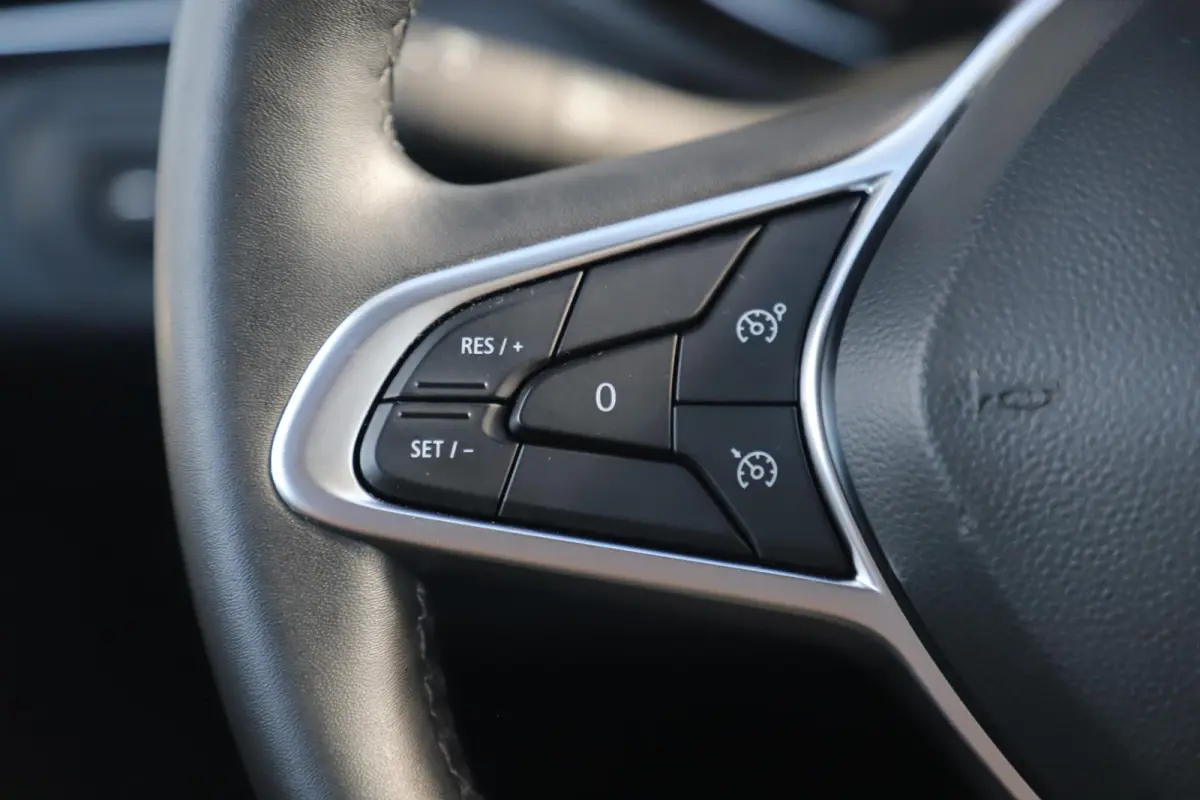 1.6 E-Tech Hybrid 140 Business Zen Automaat Navigatie Achteruitrijcamera Clima Cruise Control Rijstrooksensor Parkeersensor