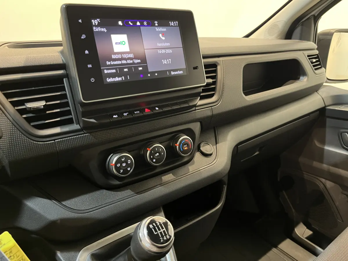 2.0 dCi 130 PK L2H1 / Euro 6 / Schuifdeur L + R / LED / Airco / Cruise Control / Camera / Trekhaak / CarPlay / 3-Zits / 69.000 KM !!