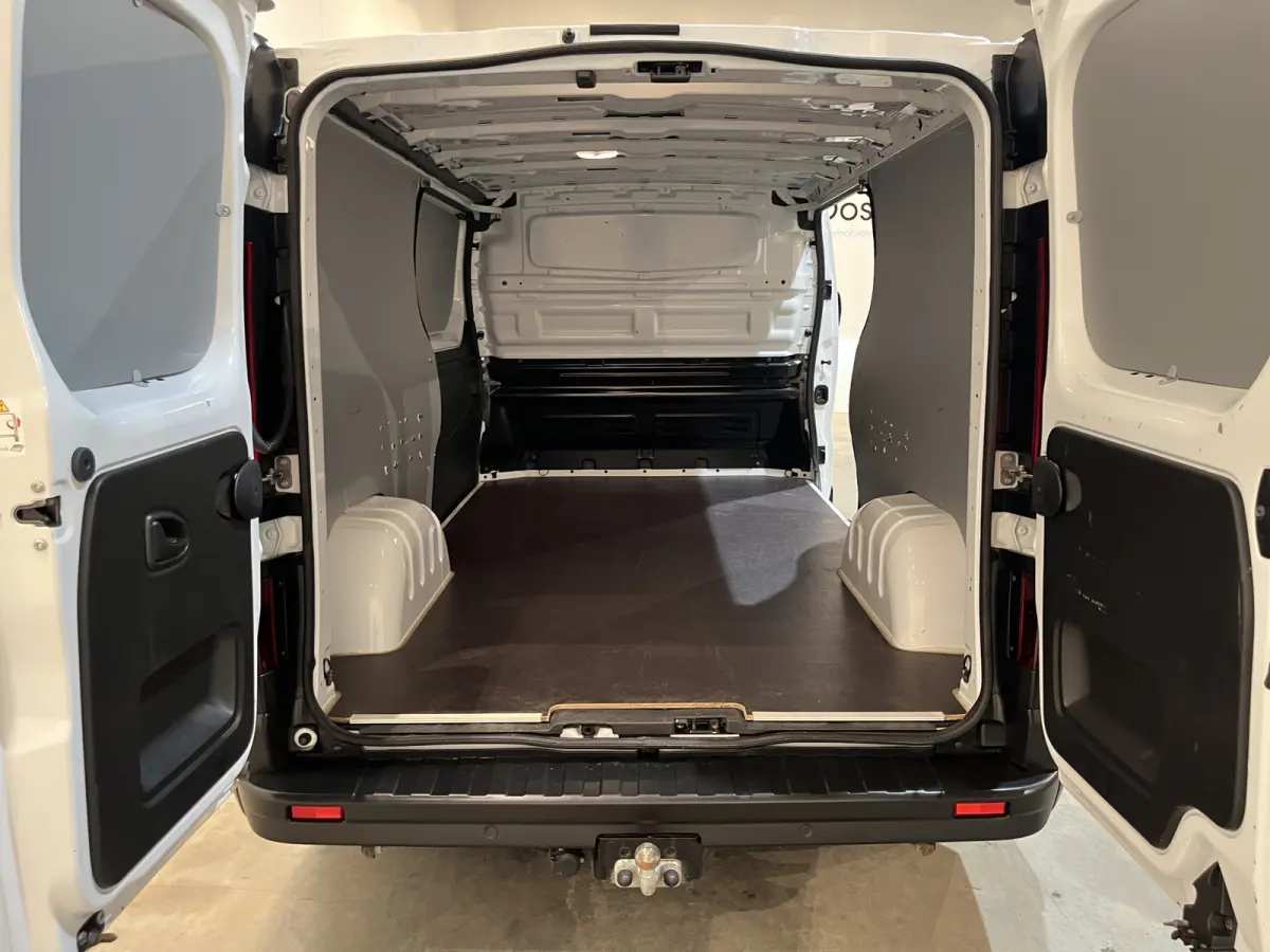 2.0 dCi 130 PK L2H1 / Euro 6 / Schuifdeur L + R / LED / Airco / Cruise Control / Camera / Trekhaak / CarPlay / 3-Zits / 69.000 KM !!