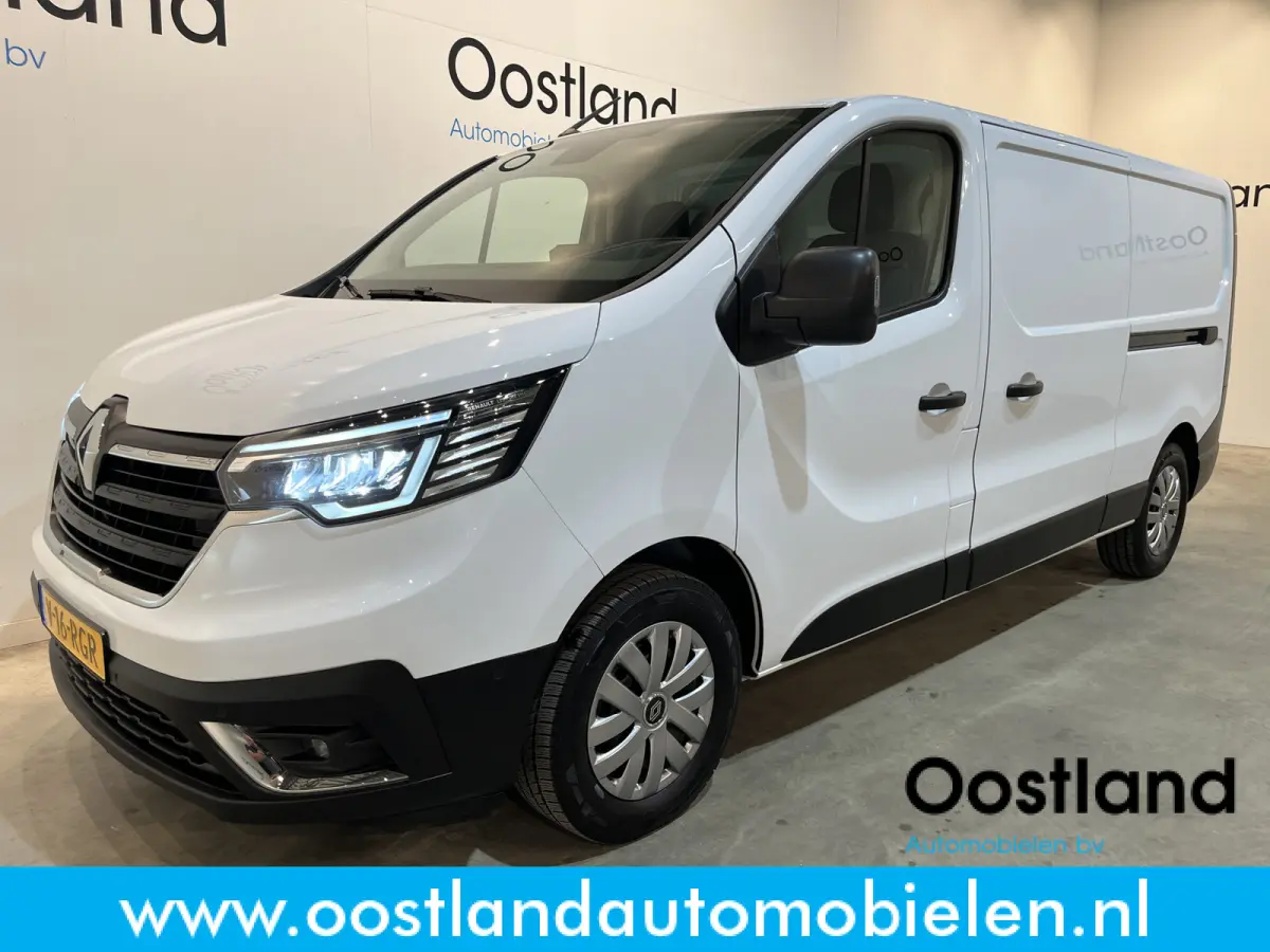 2.0 dCi 130 PK L2H1 / Euro 6 / Schuifdeur L + R / LED / Airco / Cruise Control / Camera / Trekhaak / CarPlay / 3-Zits / 69.000 KM !!