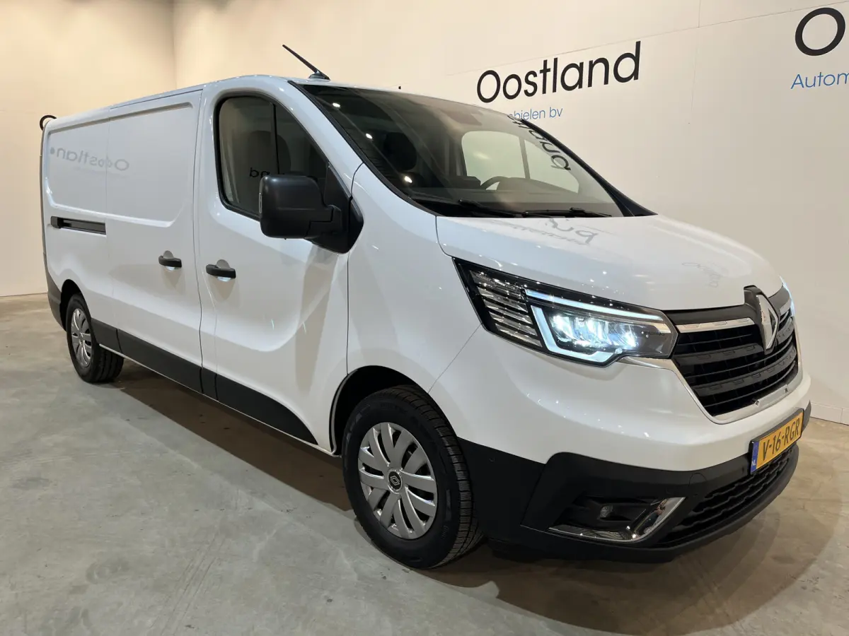 2.0 dCi 130 PK L2H1 / Euro 6 / Schuifdeur L + R / LED / Airco / Cruise Control / Camera / Trekhaak / CarPlay / 3-Zits / 69.000 KM !!