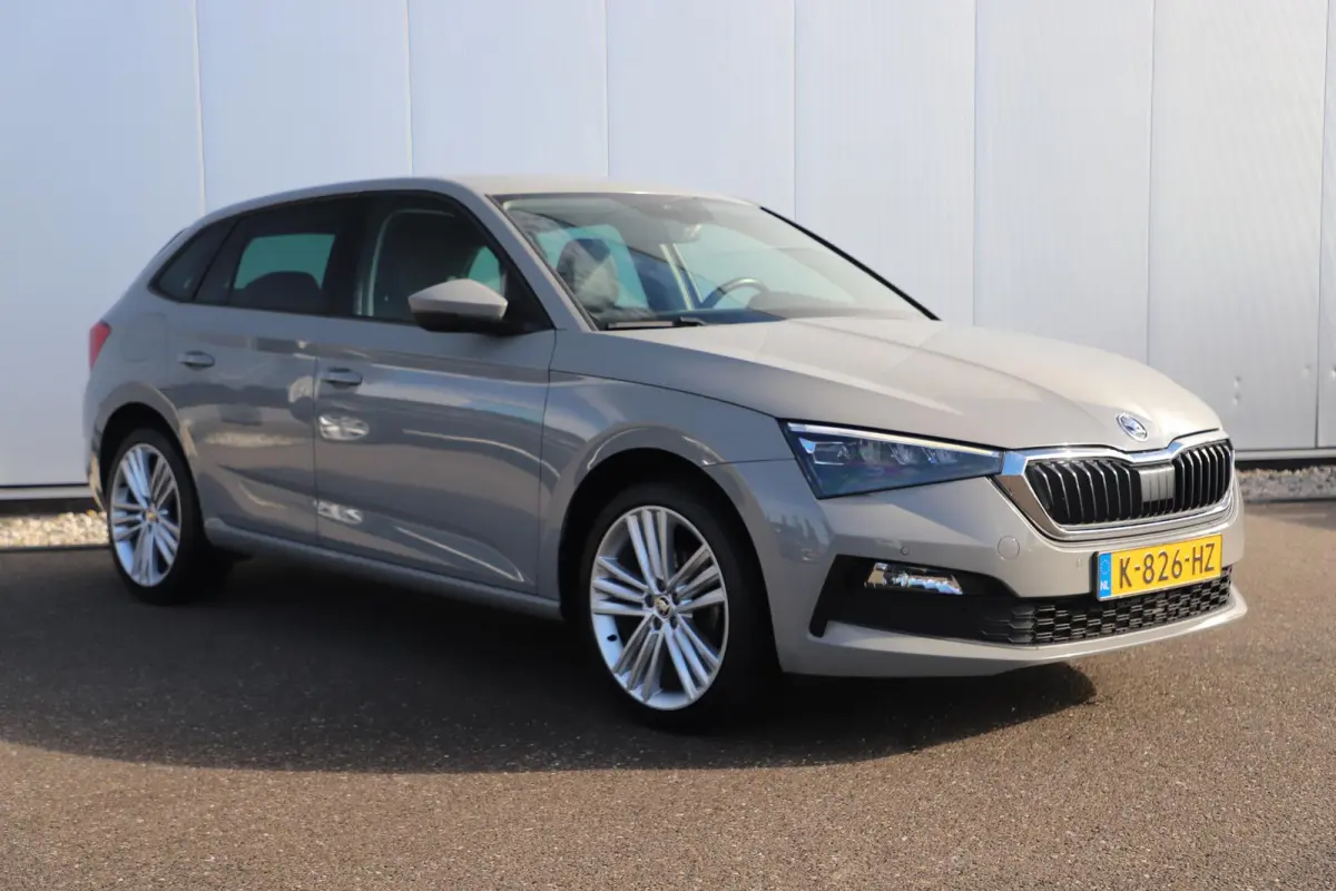 1.0 TSI Business Edition Automaat 18 inch LMV Virtual Cockpit Half Leder Navigatie Achteruitrijcamera Carplay Android Parkeersensor