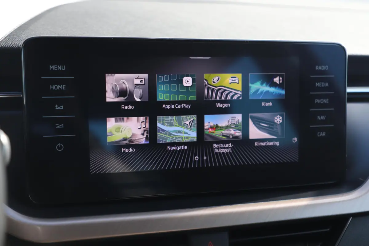 1.0 TSI Business Edition Automaat 18 inch LMV Virtual Cockpit Half Leder Navigatie Achteruitrijcamera Carplay Android Parkeersensor