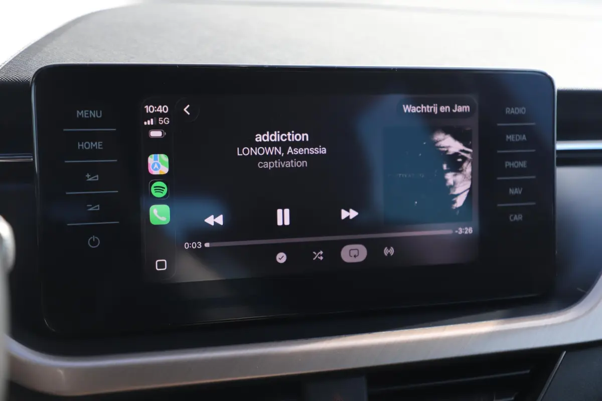 1.0 TSI Business Edition Automaat 18 inch LMV Virtual Cockpit Half Leder Navigatie Achteruitrijcamera Carplay Android Parkeersensor