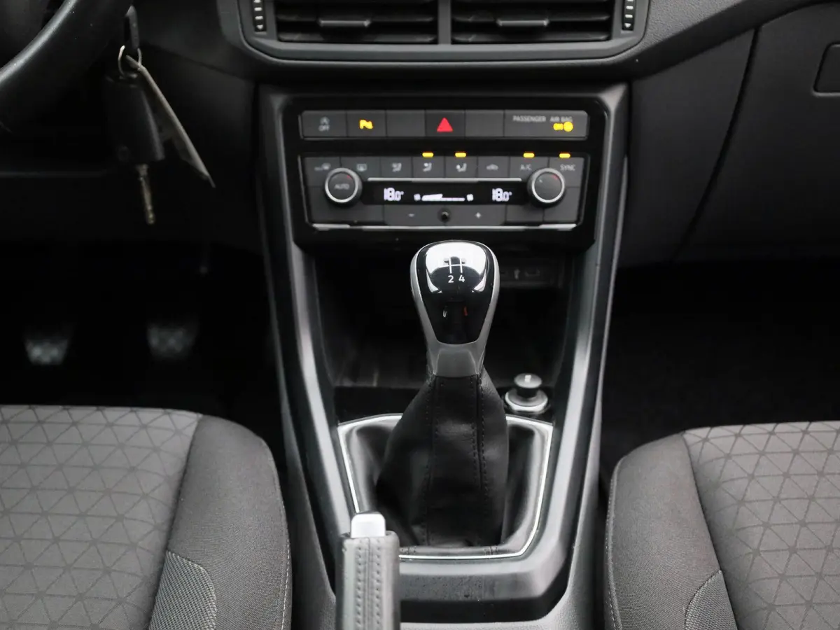 1.0 TSI Life | Apple Carplay / Android Auto | Climate Control | Lichtmetalen Velgen | Cruise Control |