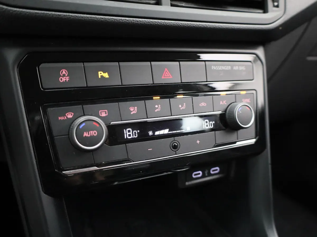 1.0 TSI Life | Apple Carplay / Android Auto | Climate Control | Lichtmetalen Velgen | Cruise Control |