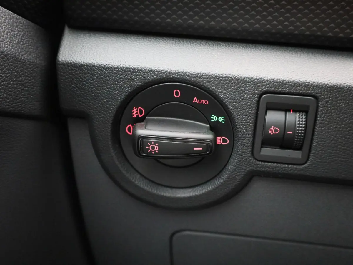 1.0 TSI Life | Apple Carplay / Android Auto | Climate Control | Lichtmetalen Velgen | Cruise Control |