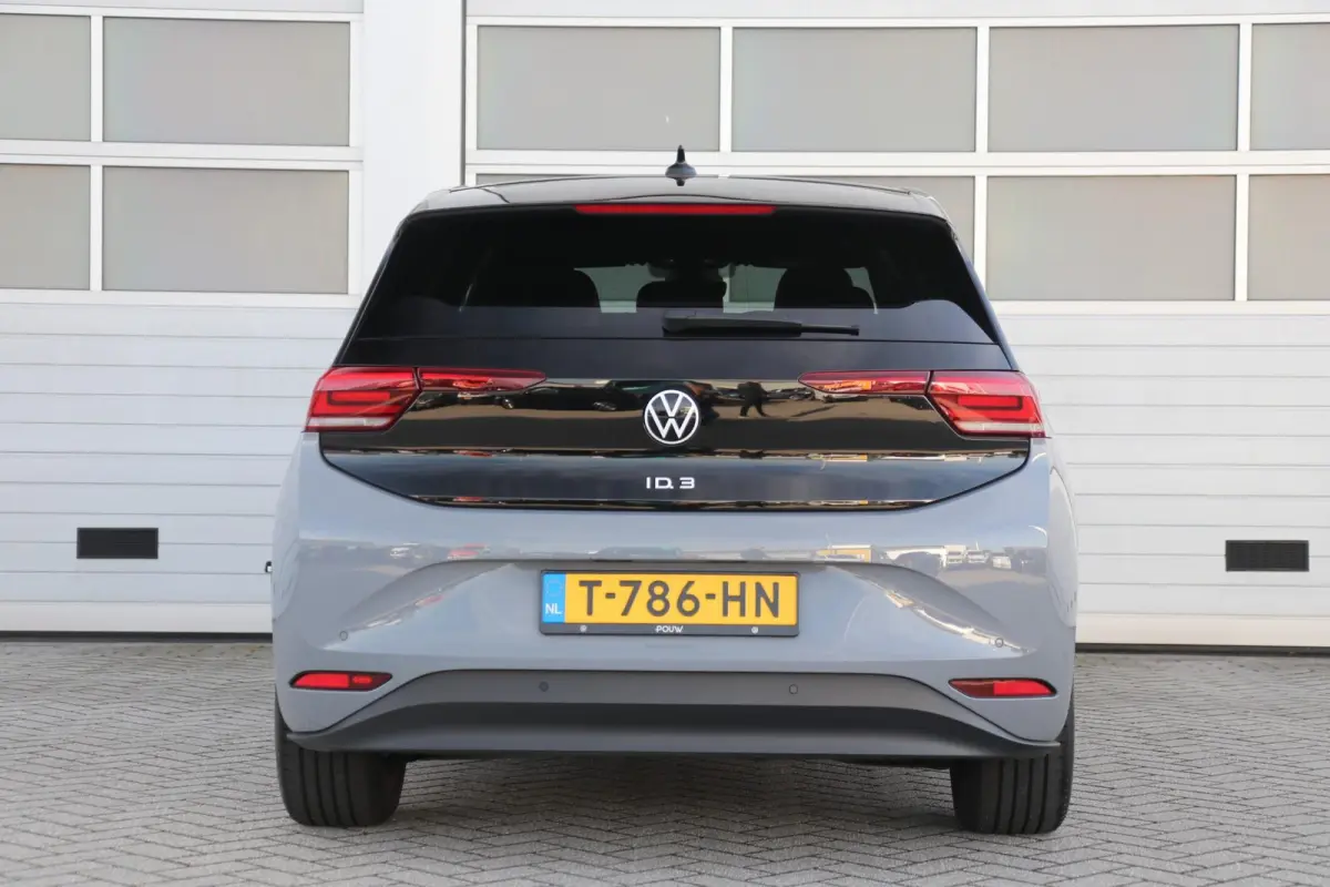 204pk Pro Edition Advantage 58 kWh | SoH 95% | Navigatie | Stoelverwarming | Achteruitrijcamera | App Connect