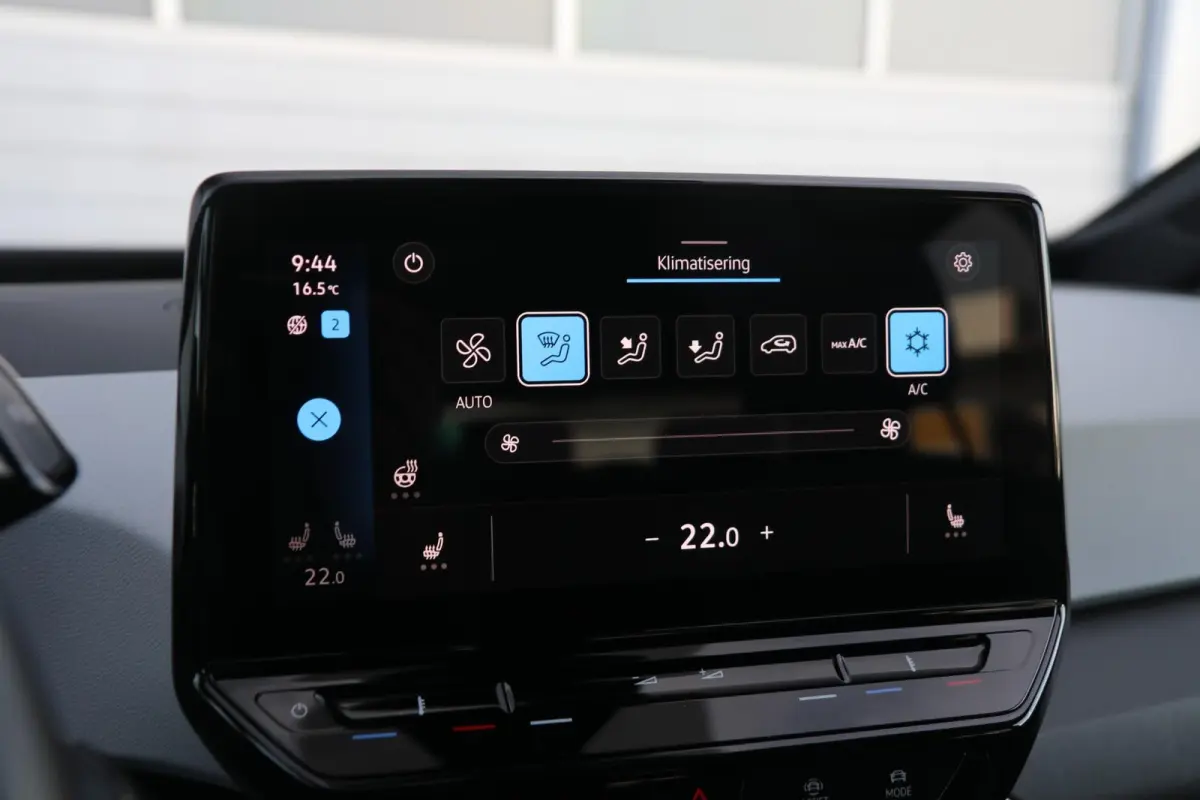 204pk Pro Edition Advantage 58 kWh | SoH 95% | Navigatie | Stoelverwarming | Achteruitrijcamera | App Connect
