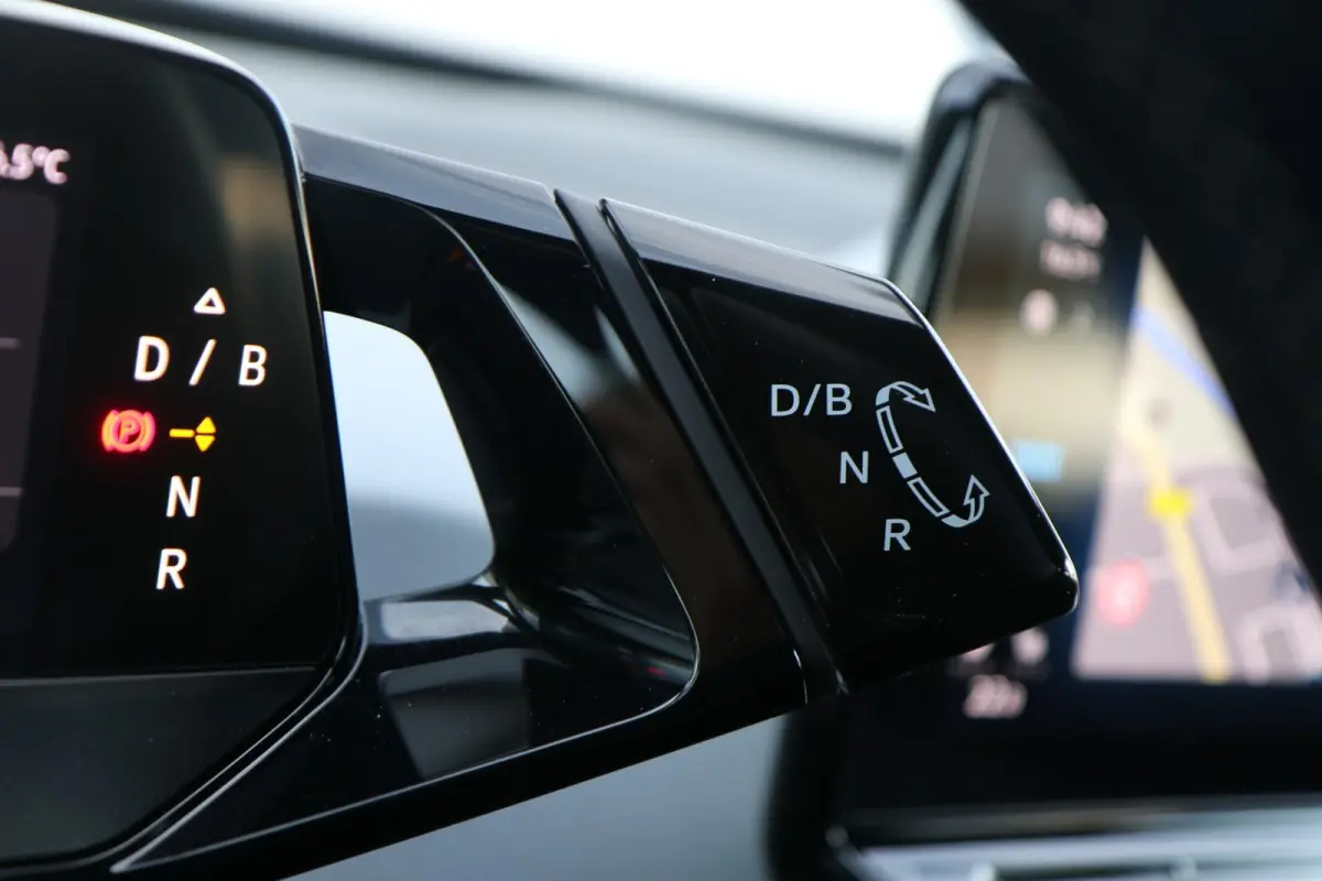 204pk Pro Edition Advantage 58 kWh | SoH 95% | Navigatie | Stoelverwarming | Achteruitrijcamera | App Connect