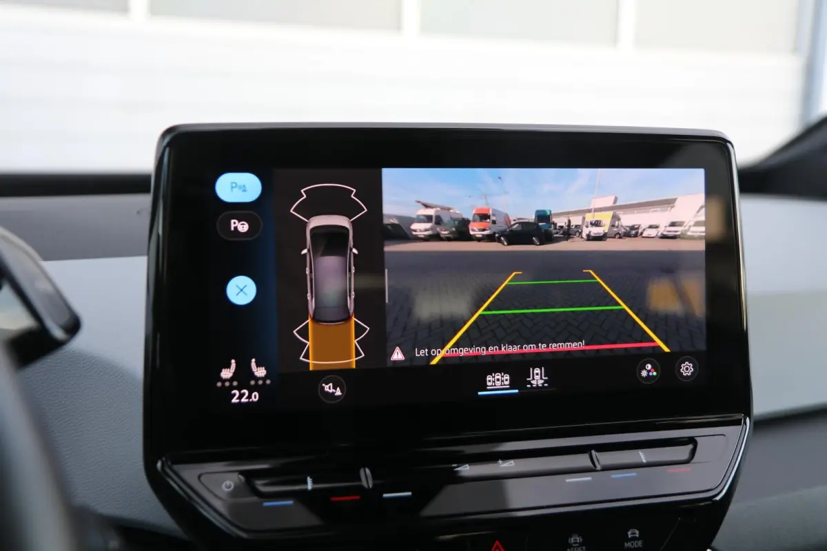 204pk Pro Edition Advantage 58 kWh | SoH 95% | Navigatie | Stoelverwarming | Achteruitrijcamera | App Connect