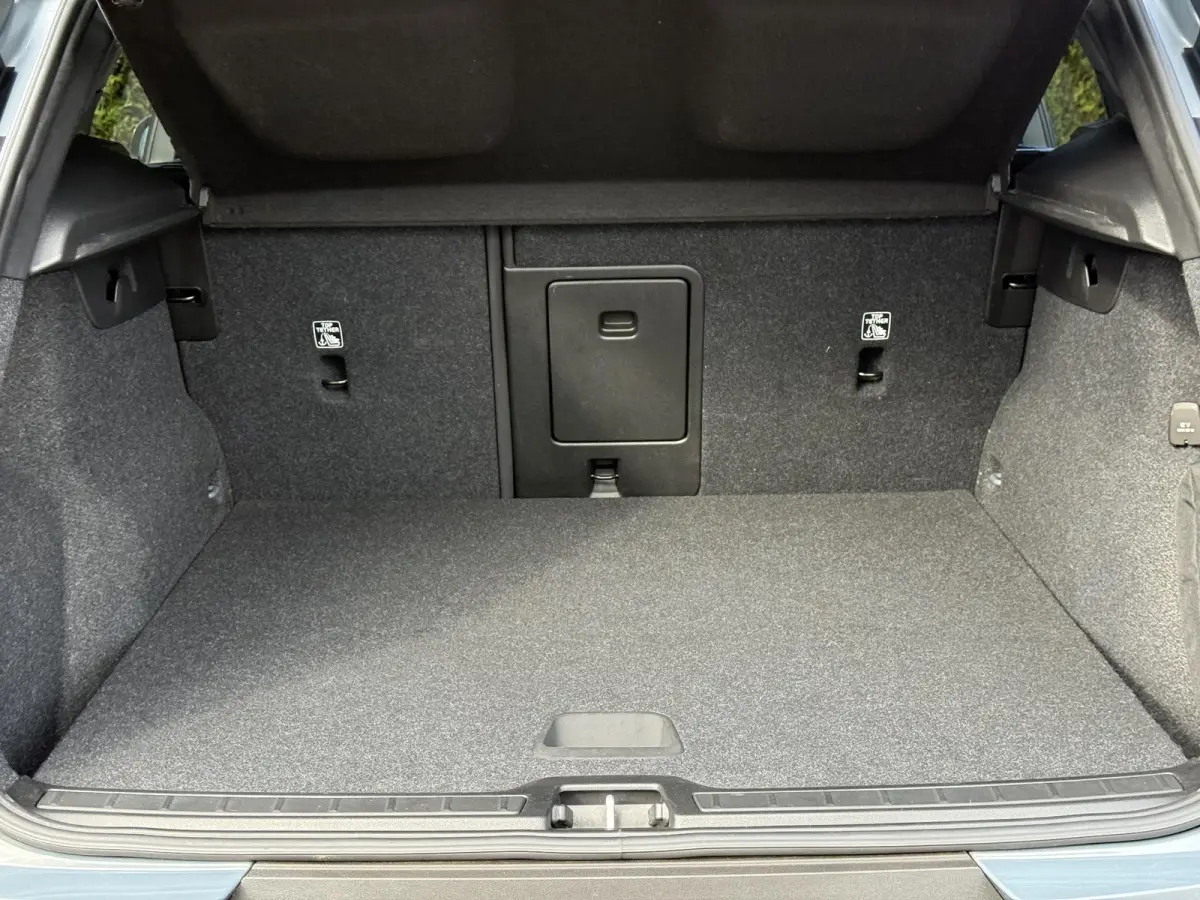 B4 R-Design | Elec.Stoelen | Apple car Play | Stoelverwaring | Aut.