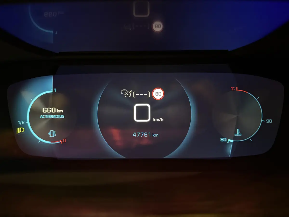 1.2 PureTech Allure Pack | Camera | Stoelverwarming | Climate control | Apple Carplay/Android Auto