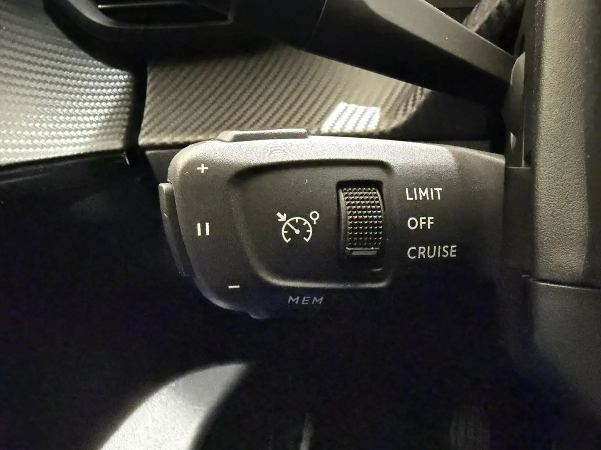 1.2 PureTech Allure Pack | Camera | Stoelverwarming | Climate control | Apple Carplay/Android Auto