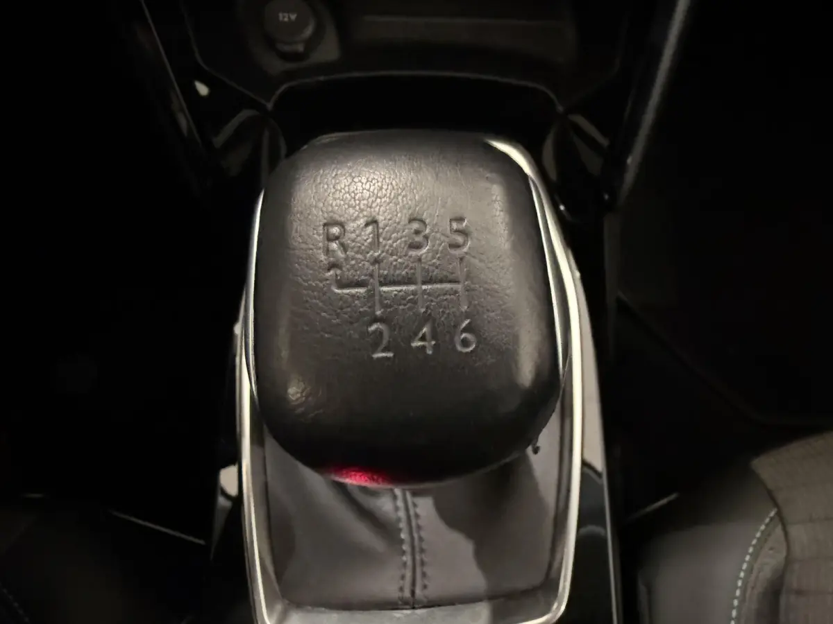 1.2 PureTech Allure Pack | Camera | Stoelverwarming | Climate control | Apple Carplay/Android Auto