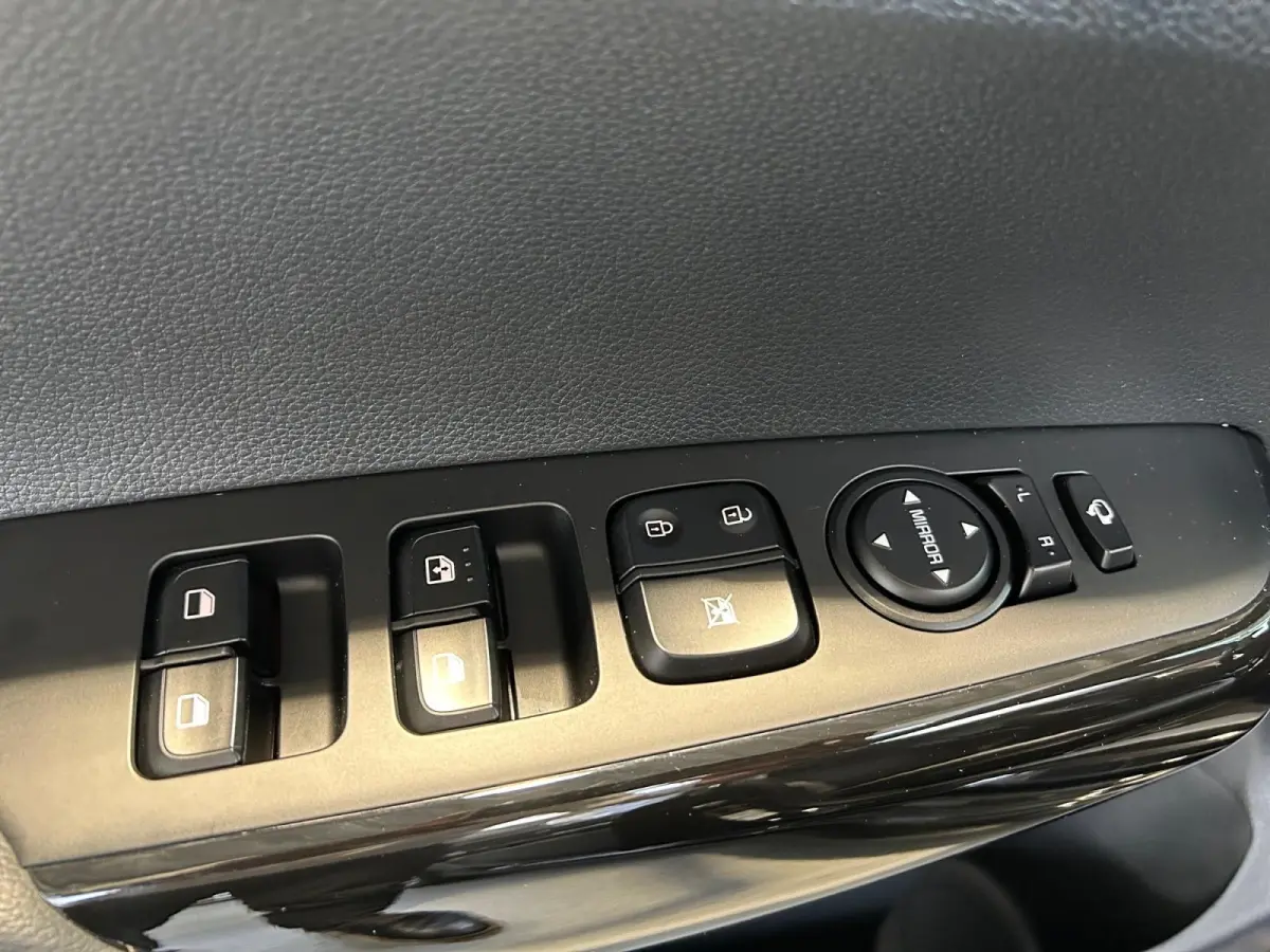 1.0 DPI GT-Line Automaat | Apple Carplay / Android Auto | Navigatiesysteem | Stoel + Stuurverwarming | Elektrisch Bedienbaar Schuif / Kanteldak | Parkeersensoren + Camera Achter | Cruise Con