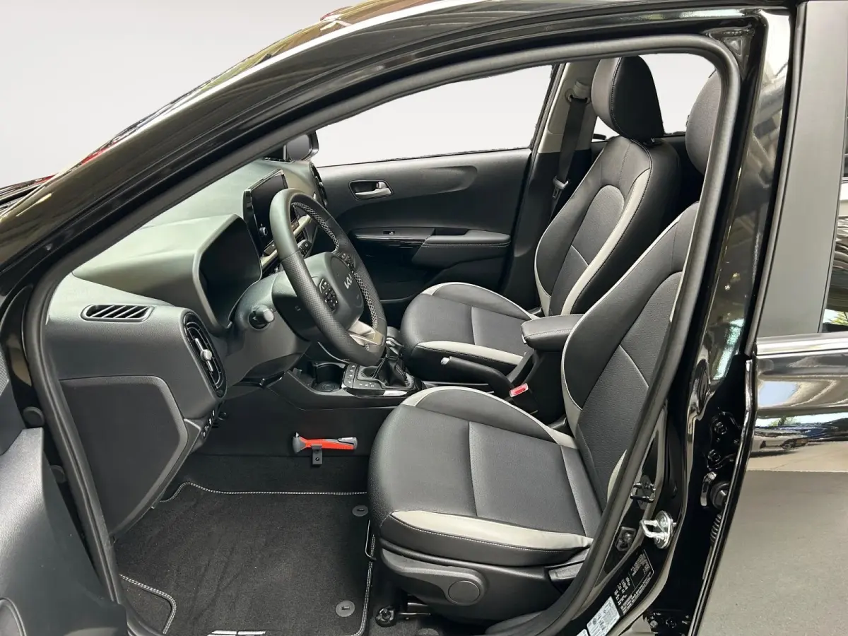 1.0 DPI GT-Line Automaat | Apple Carplay / Android Auto | Navigatiesysteem | Stoel + Stuurverwarming | Elektrisch Bedienbaar Schuif / Kanteldak | Parkeersensoren + Camera Achter | Cruise Con