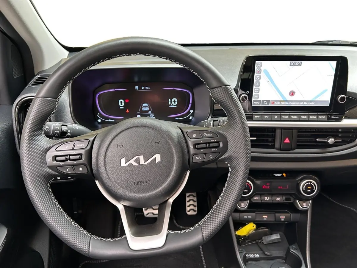1.0 DPI GT-Line Automaat | Apple Carplay / Android Auto | Navigatiesysteem | Stoel + Stuurverwarming | Elektrisch Bedienbaar Schuif / Kanteldak | Parkeersensoren + Camera Achter | Cruise Con