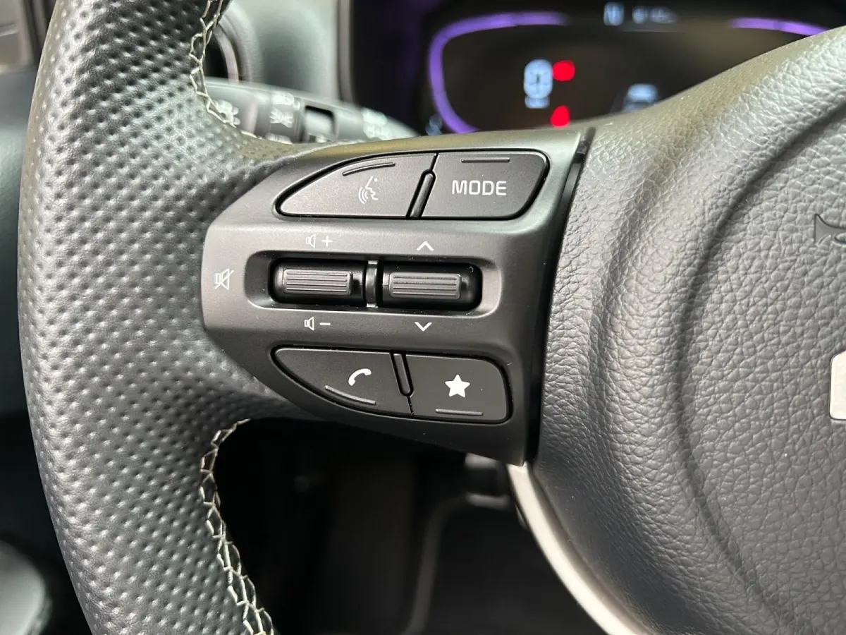 1.0 DPI GT-Line Automaat | Apple Carplay / Android Auto | Navigatiesysteem | Stoel + Stuurverwarming | Elektrisch Bedienbaar Schuif / Kanteldak | Parkeersensoren + Camera Achter | Cruise Con