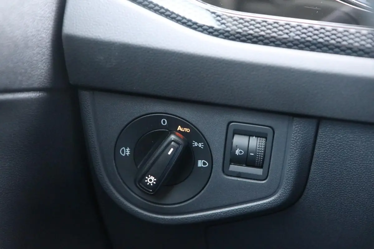 1.0 TSI 95pk DSG Life Edition | Keyless | Stoelverwarming | PDC | Carplay | Adaptive Cruise