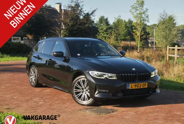 318i Business Edition Plus | Trekhaak | Camera  | LED-Laser | Sfeerverlichting | Apple Carplay | NL-Auto |