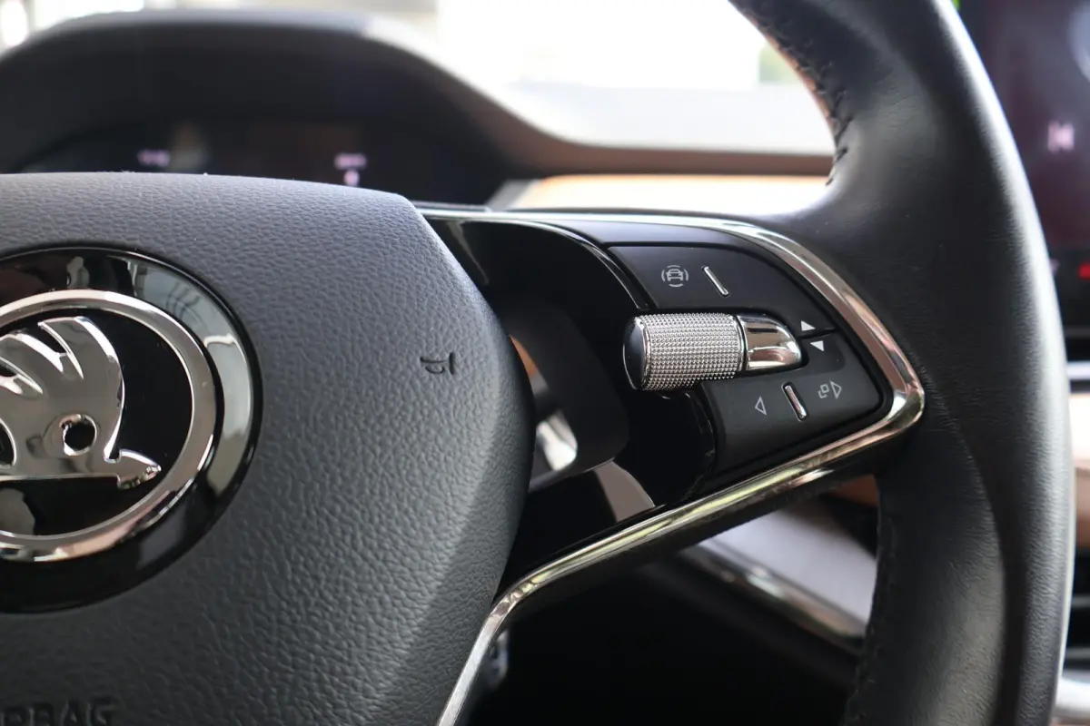 60 180pk | SoH 93% | Navigatie | Leder | Camera | PDC | Carplay