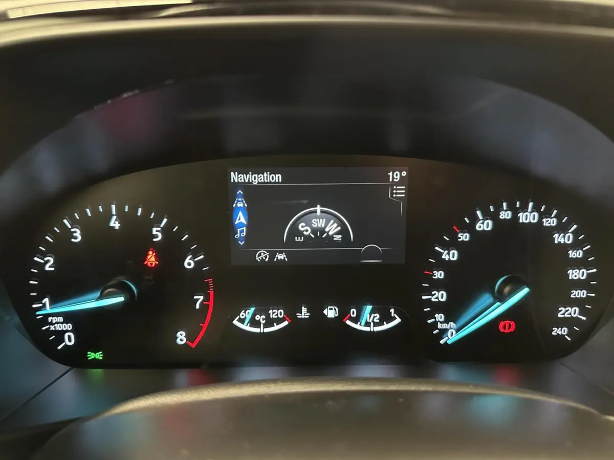1.0 EcoBoost ST Line Business CARPLAY NAVI CRUISE LM ECC 107000 KM.