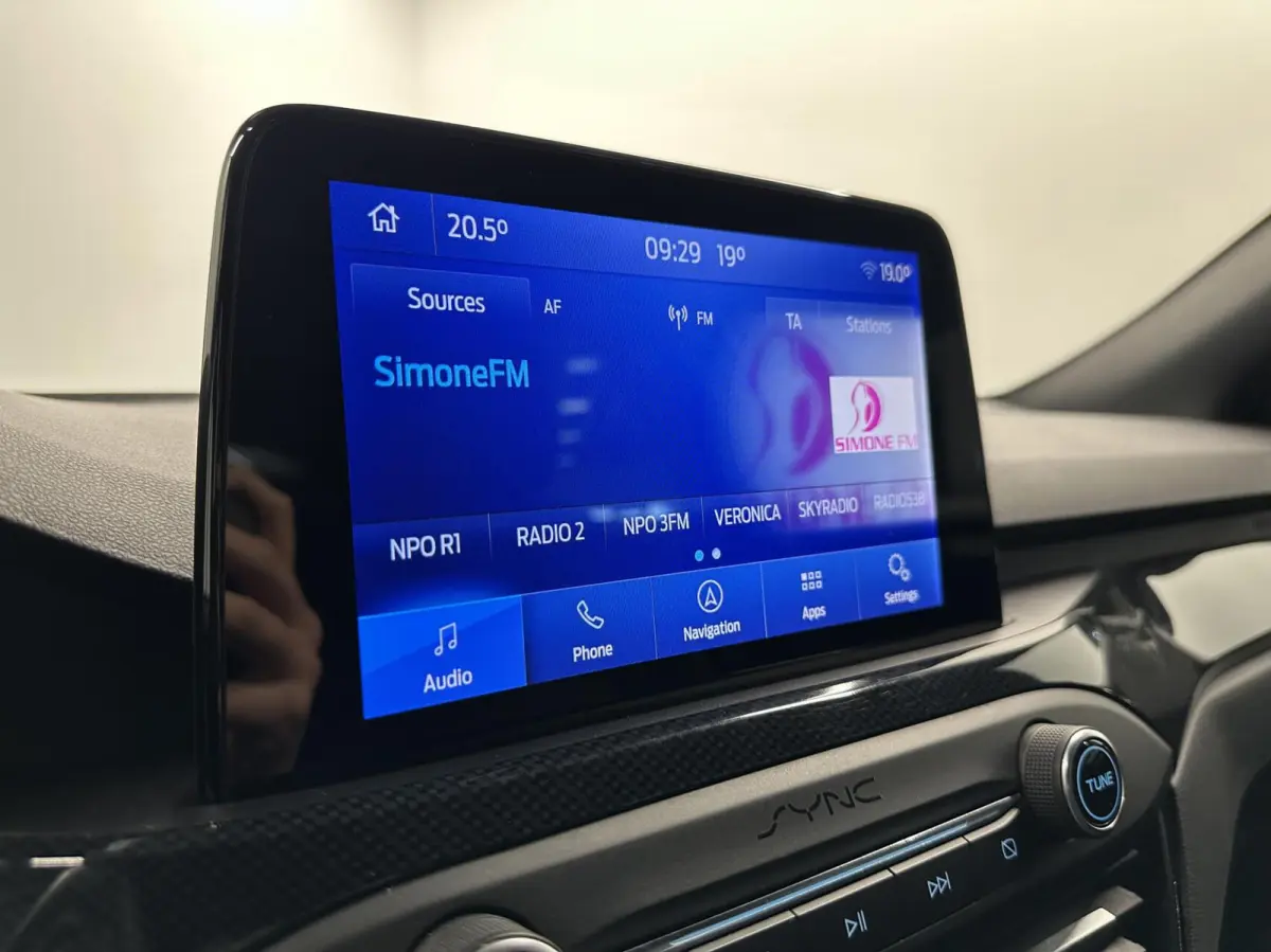 1.0 EcoBoost ST Line Business CARPLAY NAVI CRUISE LM ECC 107000 KM.
