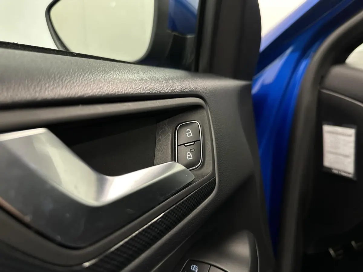 1.0 EcoBoost ST Line Business CARPLAY NAVI CRUISE LM ECC 107000 KM.