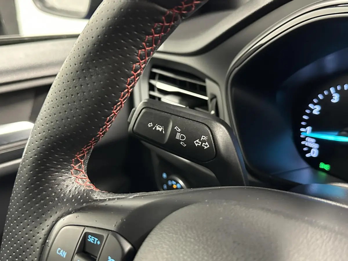 1.0 EcoBoost ST Line Business CARPLAY NAVI CRUISE LM ECC 107000 KM.
