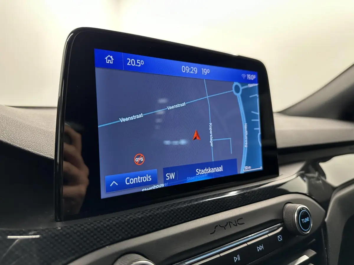 1.0 EcoBoost ST Line Business CARPLAY NAVI CRUISE LM ECC 107000 KM.