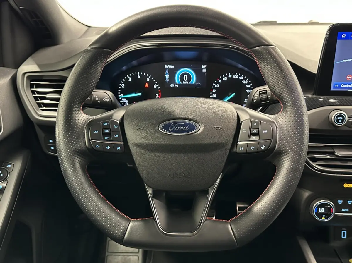 1.0 EcoBoost ST Line Business CARPLAY NAVI CRUISE LM ECC 107000 KM.