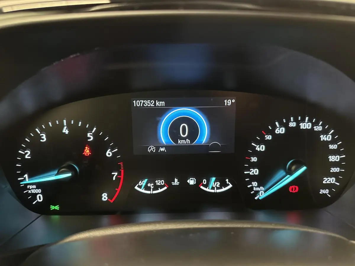 1.0 EcoBoost ST Line Business CARPLAY NAVI CRUISE LM ECC 107000 KM.