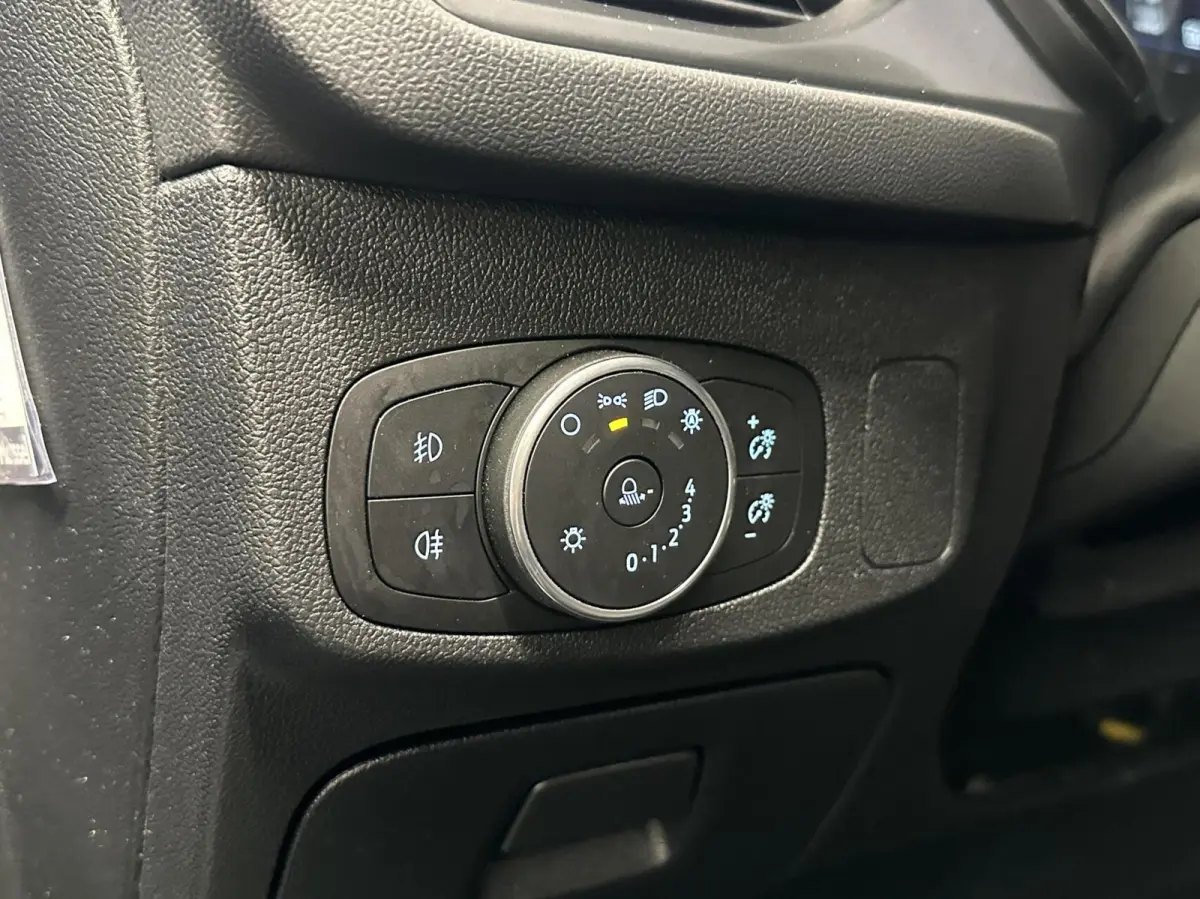 1.0 EcoBoost ST Line Business CARPLAY NAVI CRUISE LM ECC 107000 KM.