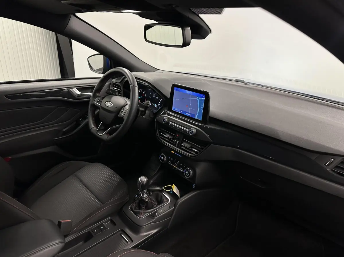 1.0 EcoBoost ST Line Business CARPLAY NAVI CRUISE LM ECC 107000 KM.