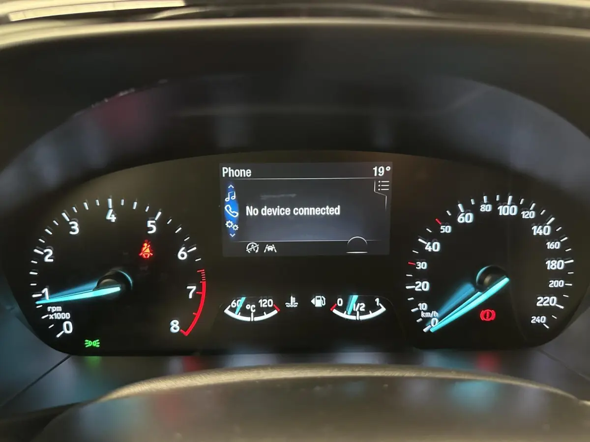 1.0 EcoBoost ST Line Business CARPLAY NAVI CRUISE LM ECC 107000 KM.