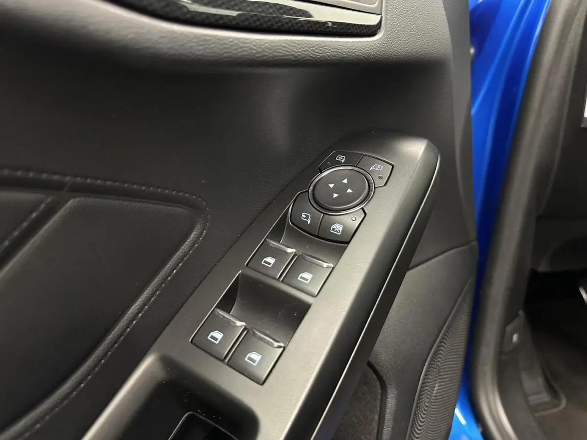 1.0 EcoBoost ST Line Business CARPLAY NAVI CRUISE LM ECC 107000 KM.