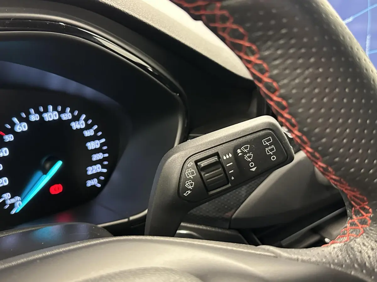1.0 EcoBoost ST Line Business CARPLAY NAVI CRUISE LM ECC 107000 KM.