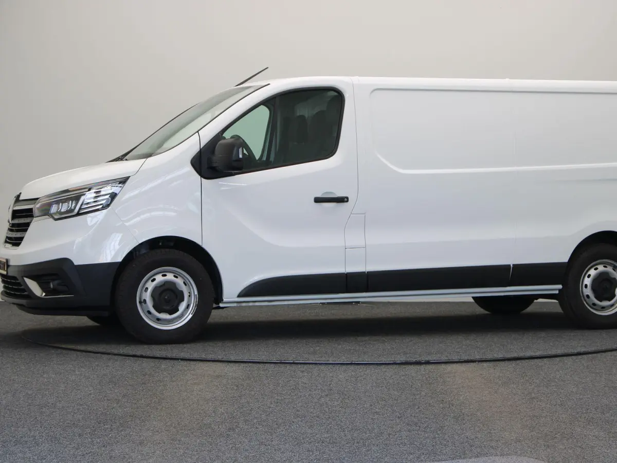2.0 dCi 110pk T30 L2H1 Comfort | Parkeersensoren | Laadruimtebetimmering | Vierseizoensbanden | Navigatie |