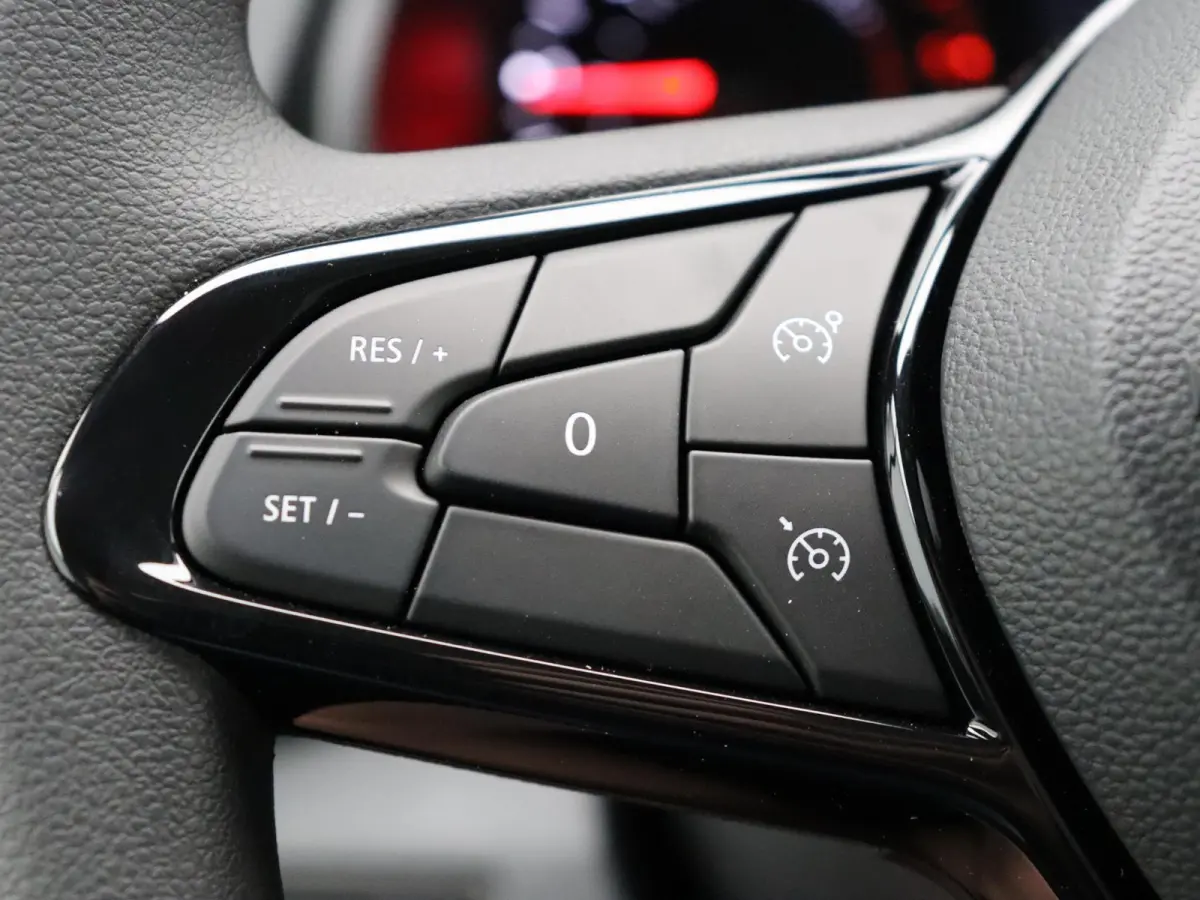 2.0 dCi 110pk T30 L2H1 Comfort | Parkeersensoren | Laadruimtebetimmering | Vierseizoensbanden | Navigatie |