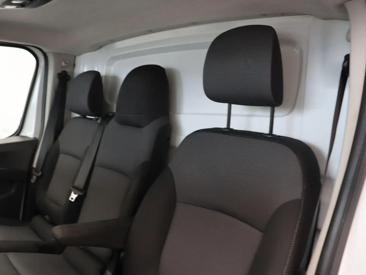 2.0 dCi 110pk T30 L2H1 Comfort | Parkeersensoren | Laadruimtebetimmering | Vierseizoensbanden | Navigatie |