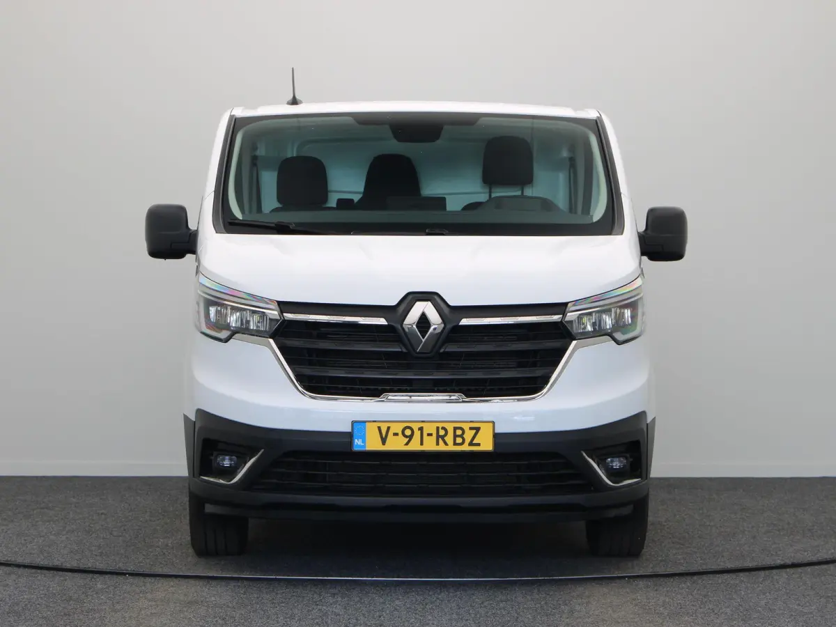 2.0 dCi 110pk T30 L2H1 Comfort | Parkeersensoren | Laadruimtebetimmering | Vierseizoensbanden | Navigatie |
