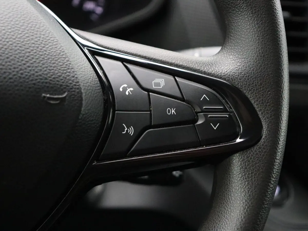 2.0 dCi 110pk T30 L2H1 Comfort | Parkeersensoren | Laadruimtebetimmering | Vierseizoensbanden | Navigatie |