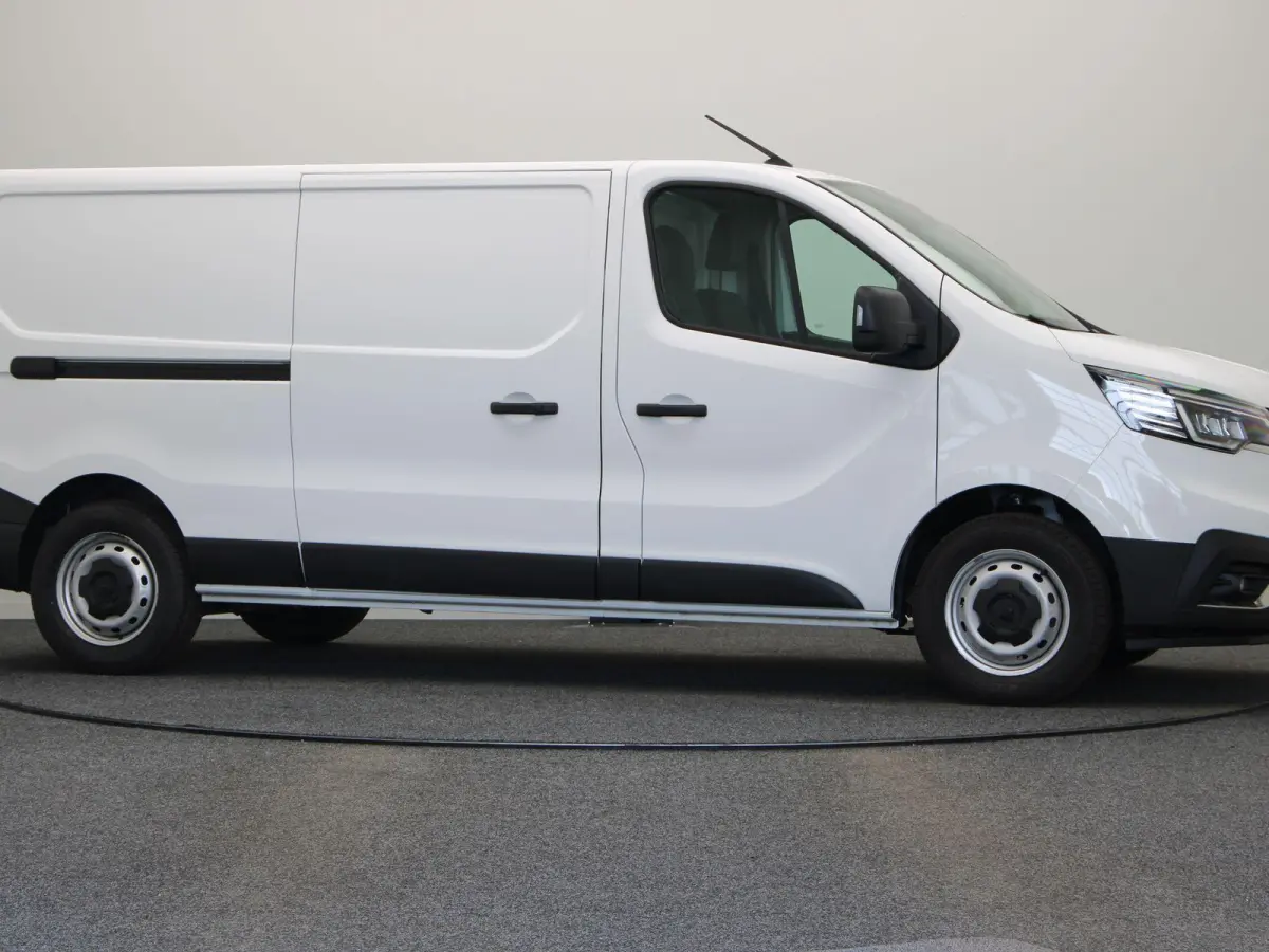 2.0 dCi 110pk T30 L2H1 Comfort | Parkeersensoren | Laadruimtebetimmering | Vierseizoensbanden | Navigatie |