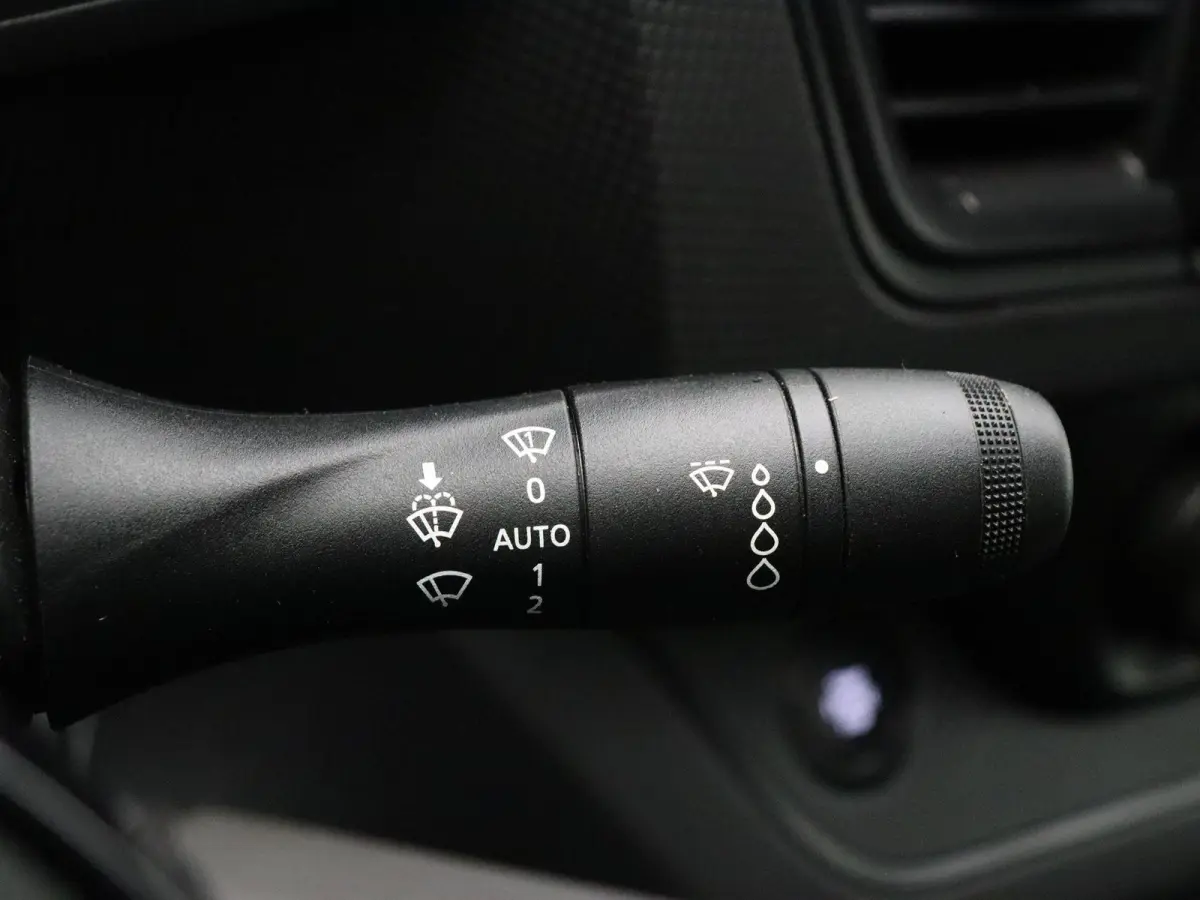 2.0 dCi 110pk T30 L2H1 Comfort | Parkeersensoren | Laadruimtebetimmering | Vierseizoensbanden | Navigatie |