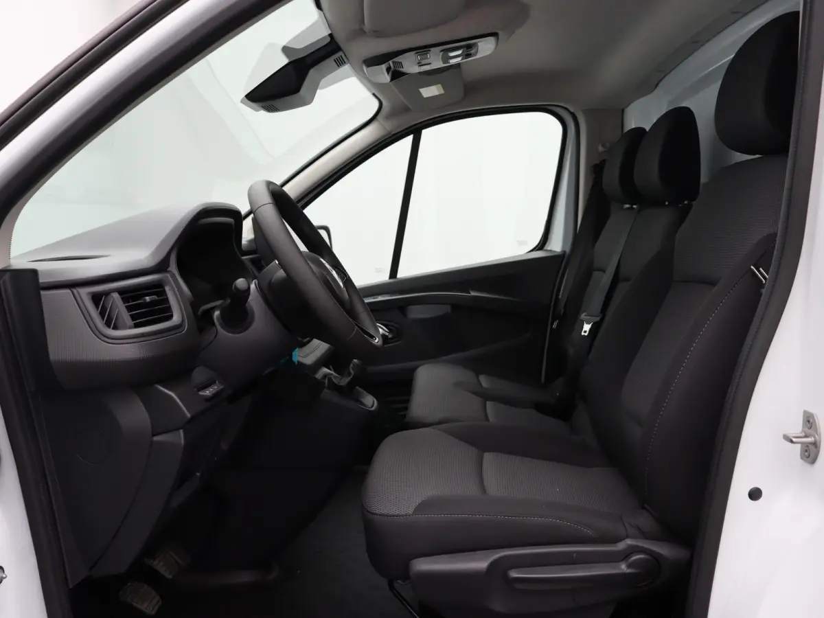 2.0 dCi 110pk T30 L2H1 Comfort | Parkeersensoren | Laadruimtebetimmering | Vierseizoensbanden | Navigatie |